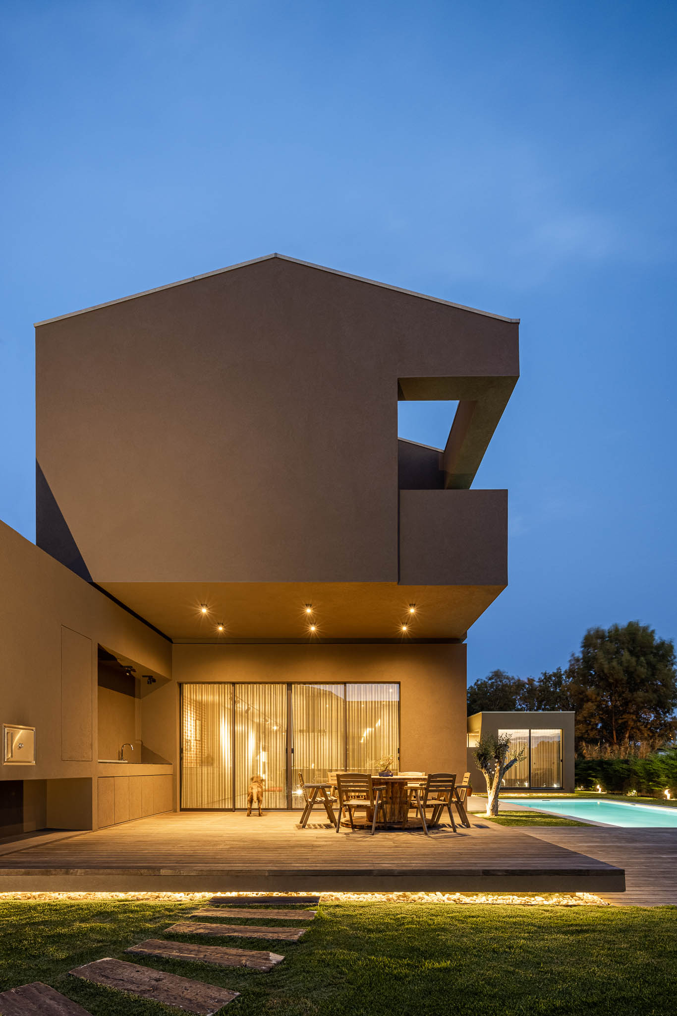 Casa Madalena com arquitectura Paulo Martins e fotografias de Iv
